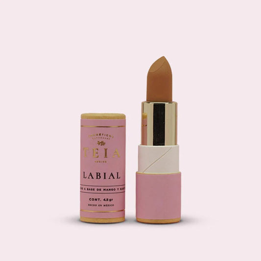 Labial Nude